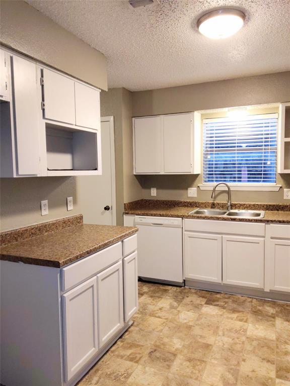 3225 Cortez Drive Property Photo 2