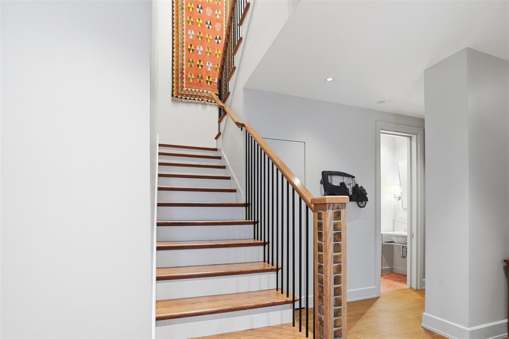 500 Throckmorton Street 3601 Property Photo 5