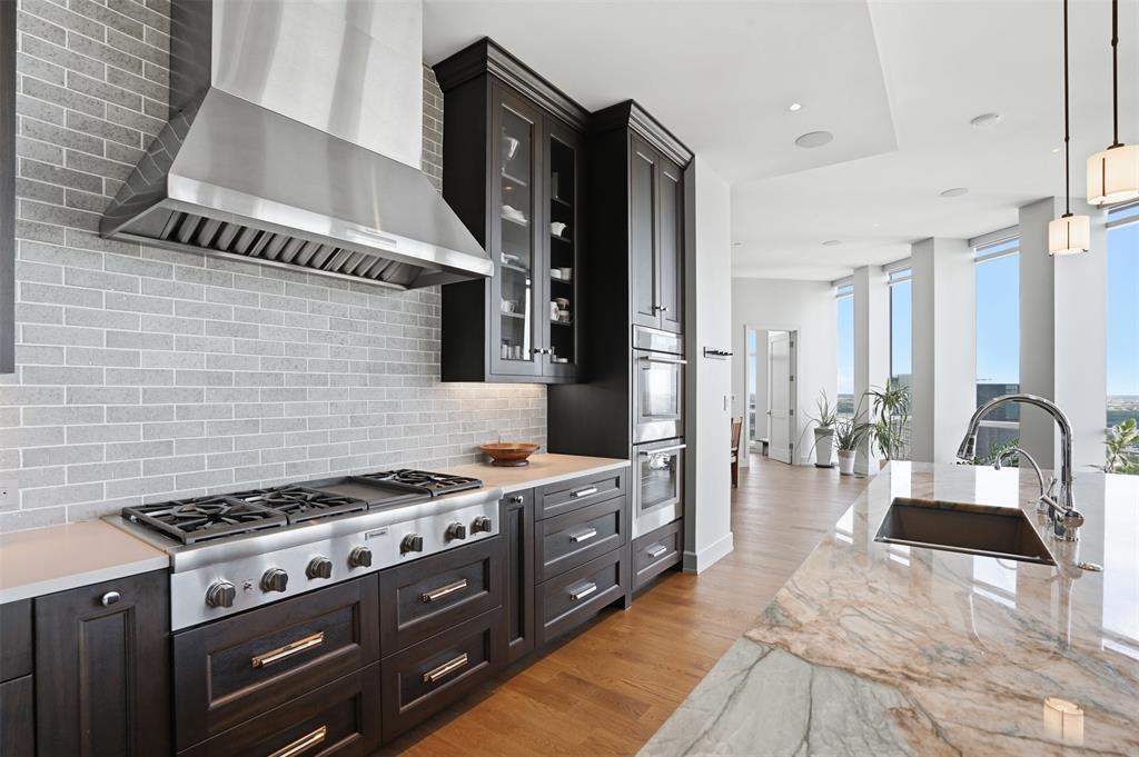 500 Throckmorton Street 3601 Property Photo 15