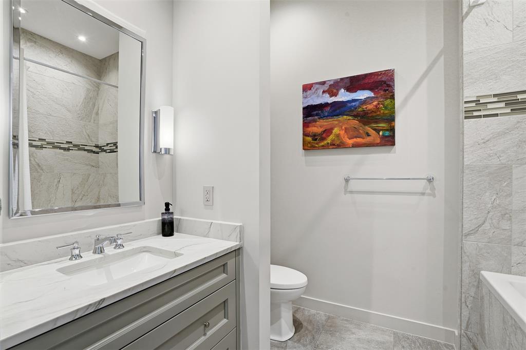 500 Throckmorton Street 3601 Property Photo 20