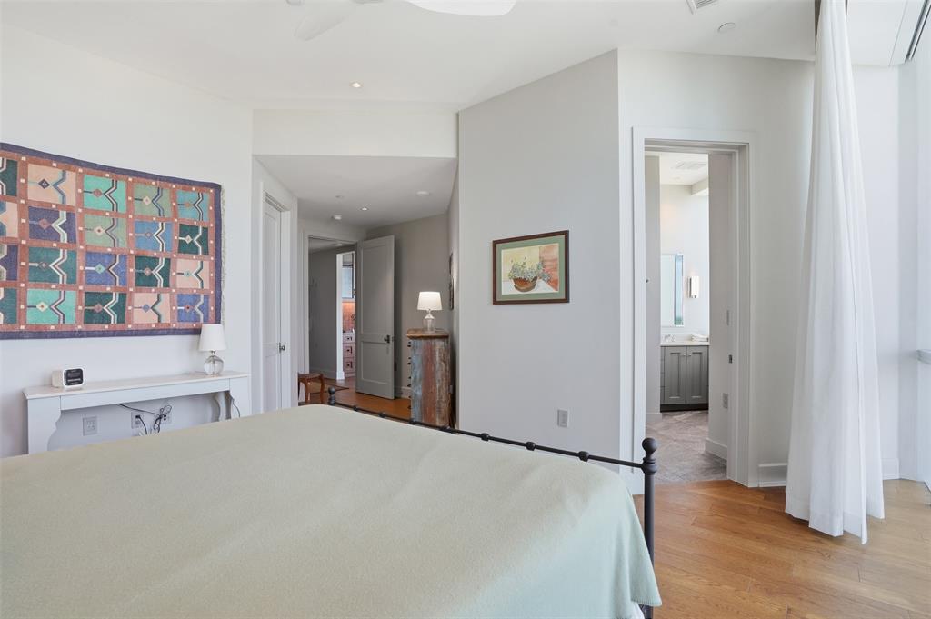 500 Throckmorton Street 3601 Property Photo 24