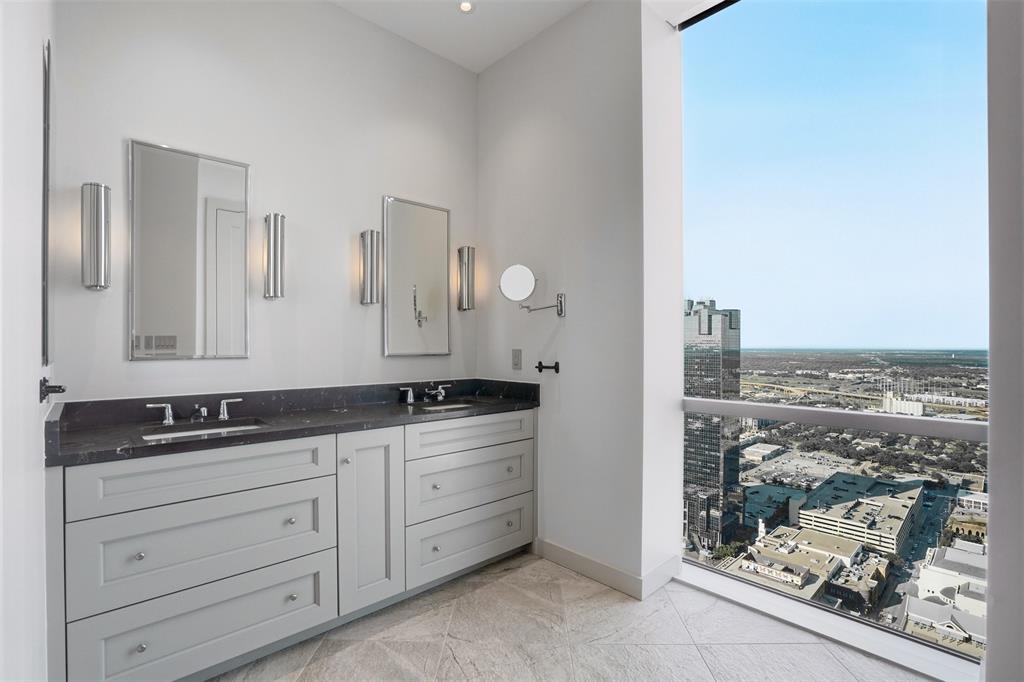 500 Throckmorton Street 3601 Property Photo 29