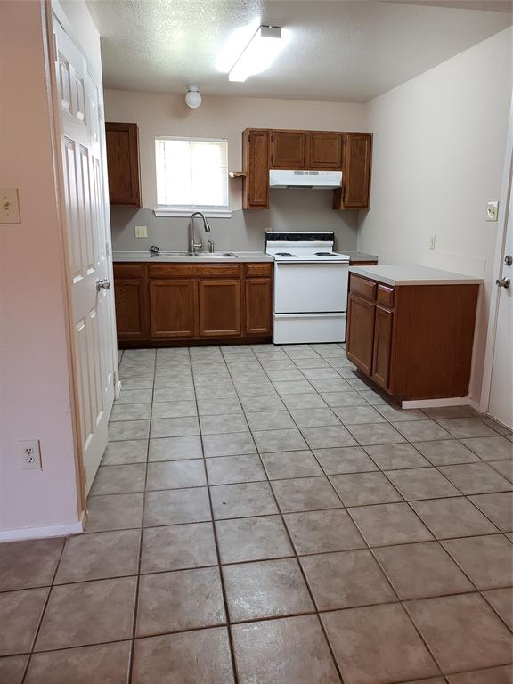 102 Avenue G Property Photo 6