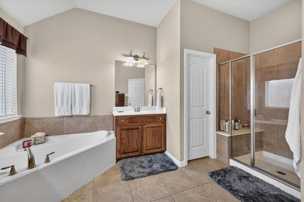 2409 Lakebend Drive Property Photo 22