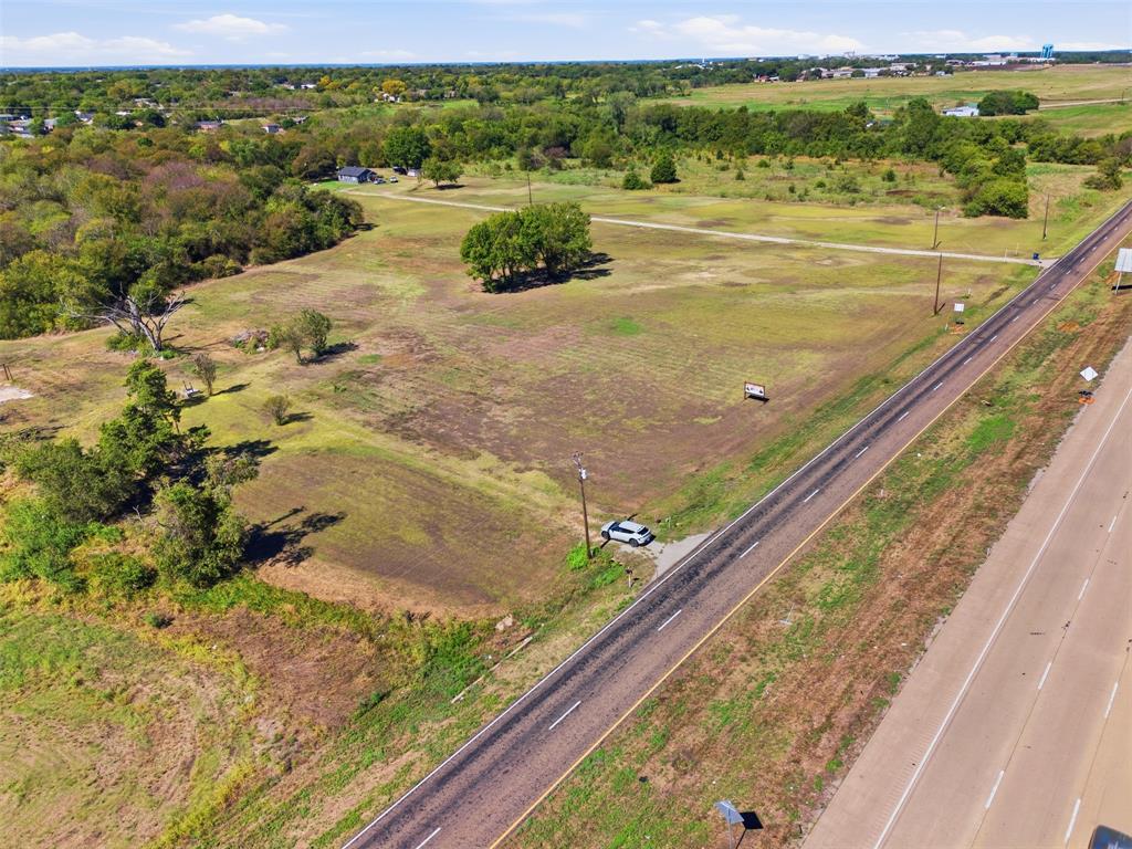 1105 S I-45 Property Photo 16