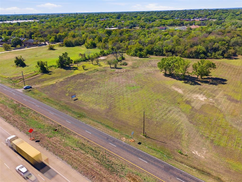 1105 S I-45 Property Photo 17