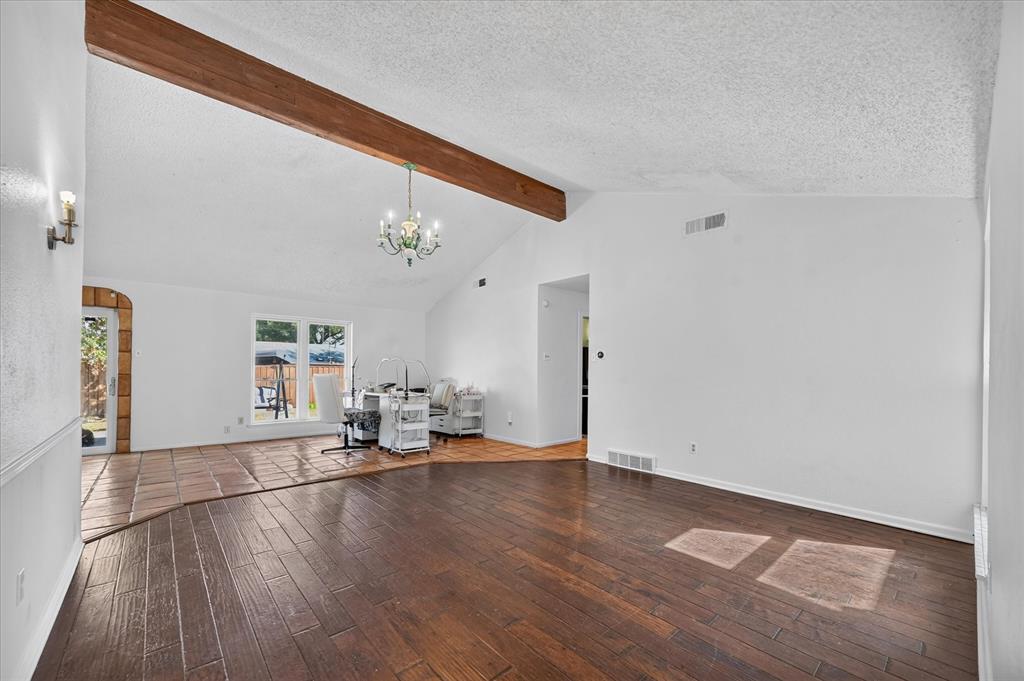 1110 Vegas Drive Property Photo 5