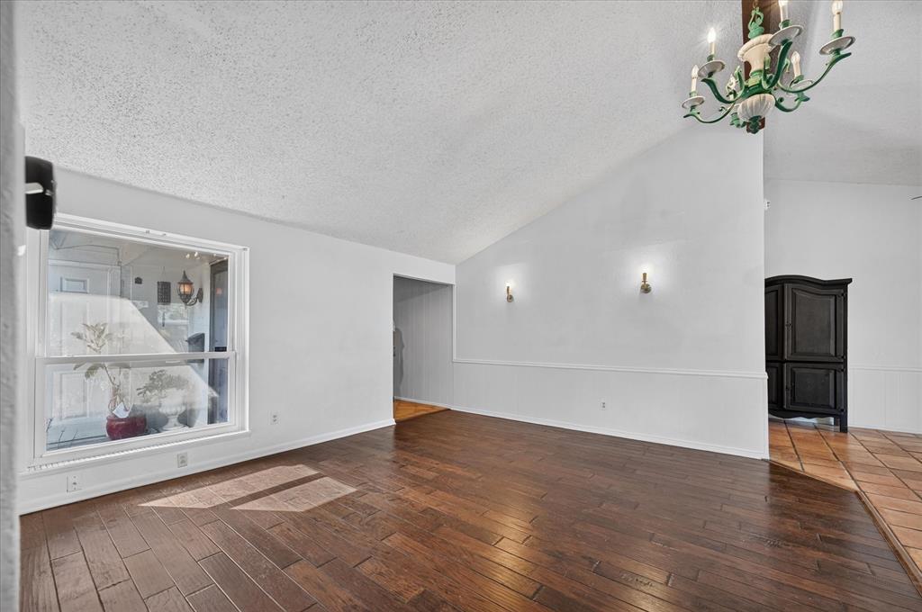 1110 Vegas Drive Property Photo 7