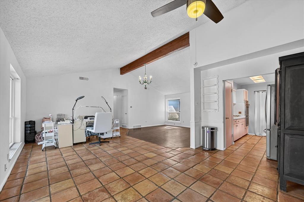1110 Vegas Drive Property Photo 9