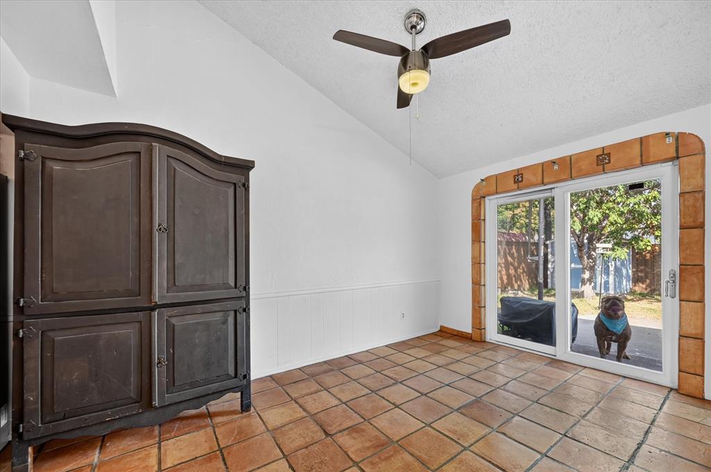 1110 Vegas Drive Property Photo 10