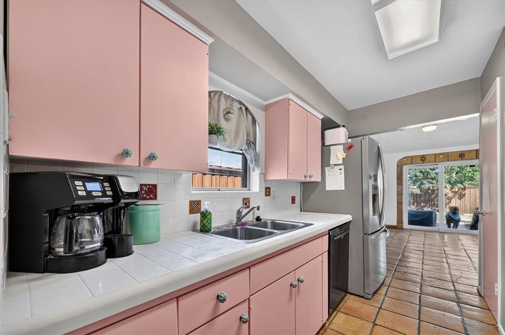 1110 Vegas Drive Property Photo 15