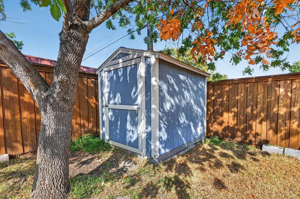 1110 Vegas Drive Property Photo 23
