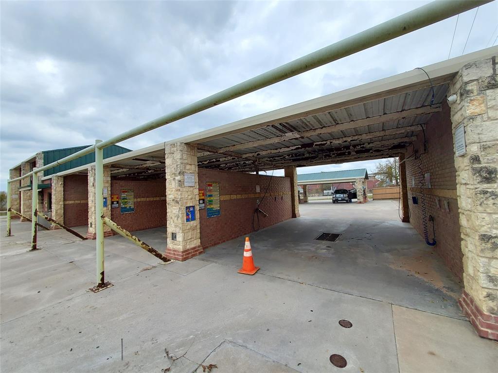 320 N Santa Fe Street Property Photo 3
