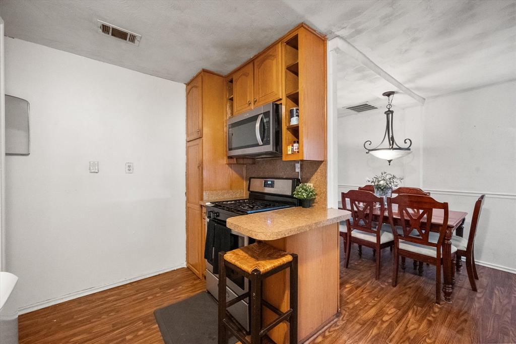 1725 Grace Street Property Photo 10