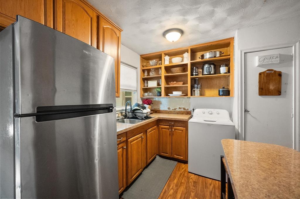 1725 Grace Street Property Photo 12