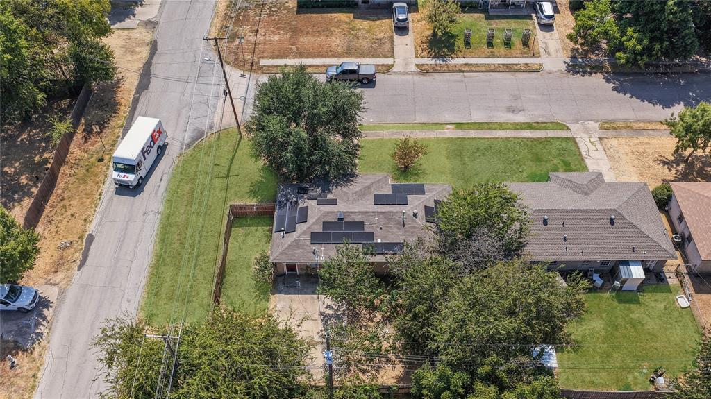 2201 Linwood Lane Property Photo 4