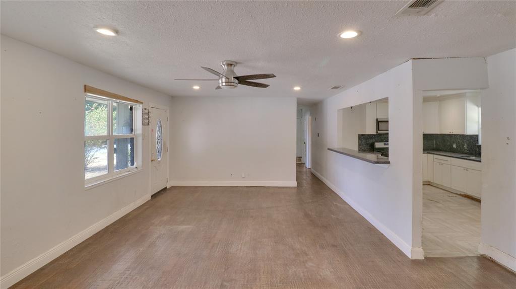2201 Linwood Lane Property Photo 8