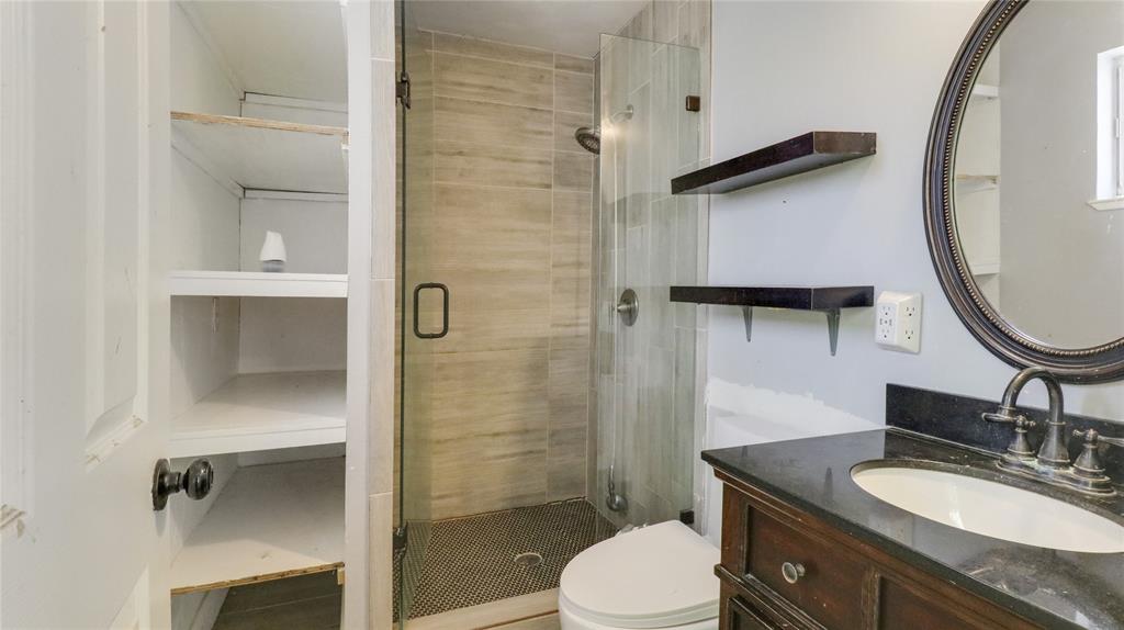 2201 Linwood Lane Property Photo 12