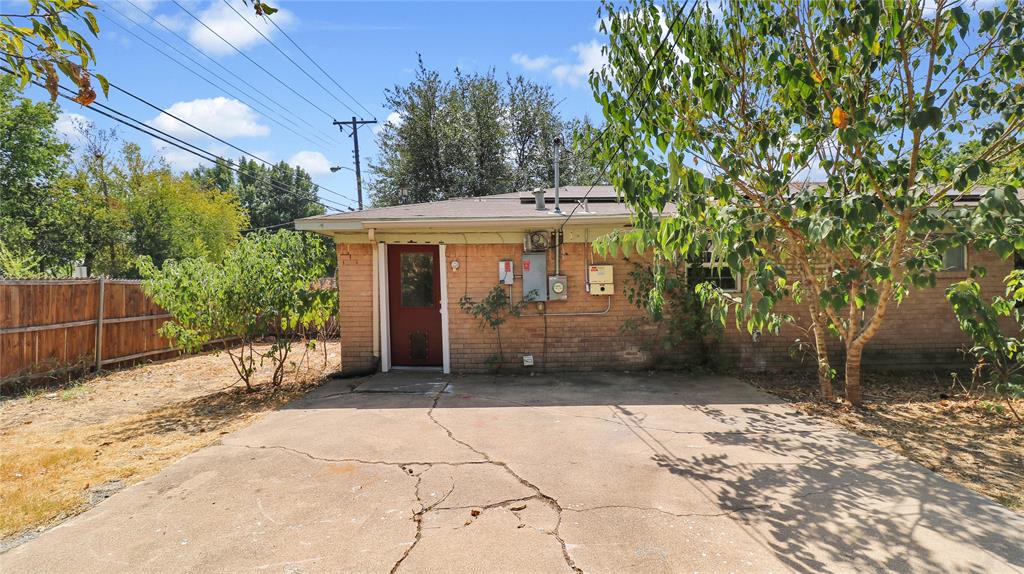2201 Linwood Lane Property Photo 17
