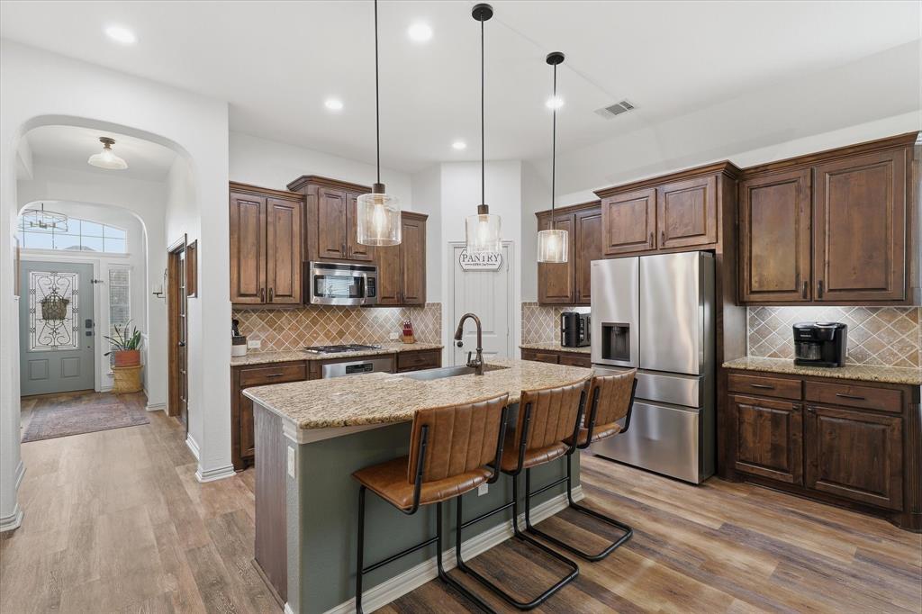 616 Seabourne Drive Property Photo 8
