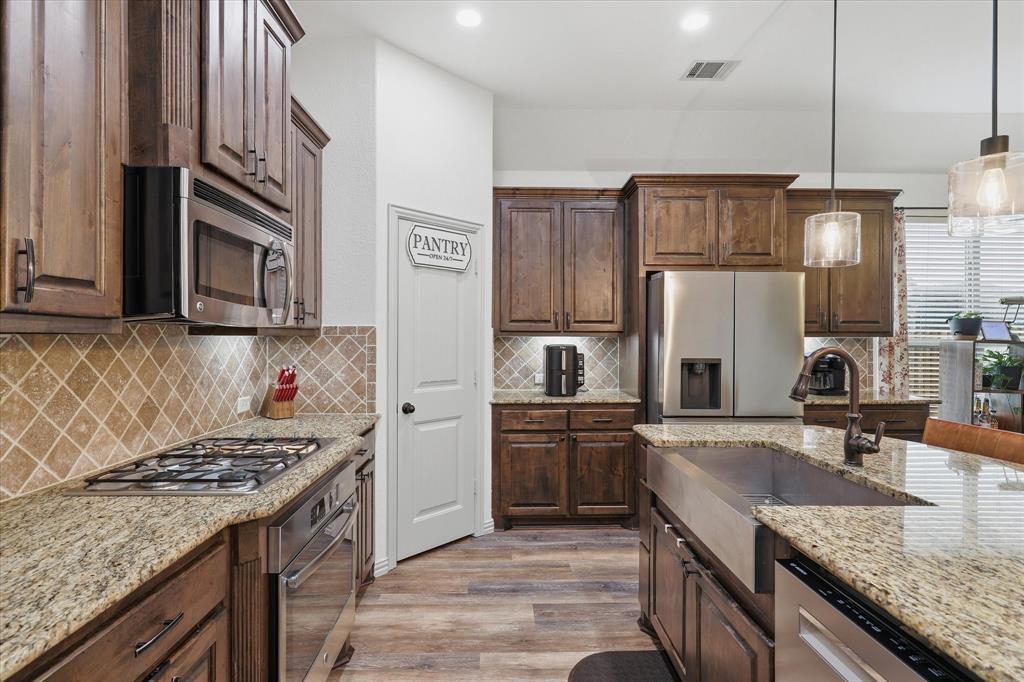 616 Seabourne Drive Property Photo 9
