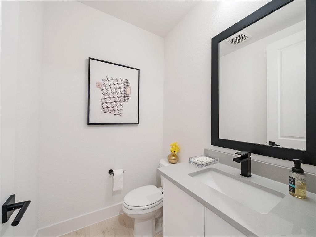 2313 Peters Colony Drive Property Photo 6