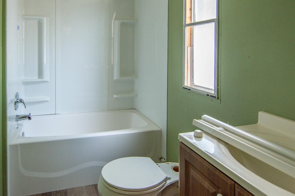 102 Live Oak Road Property Photo 9