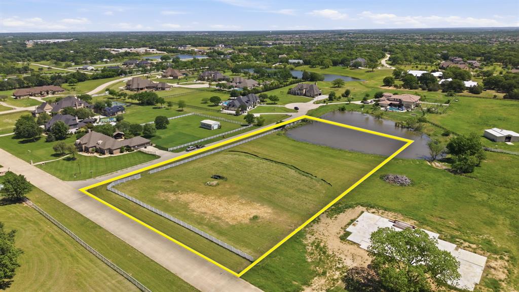 900 Show Master Court Property Photo 2