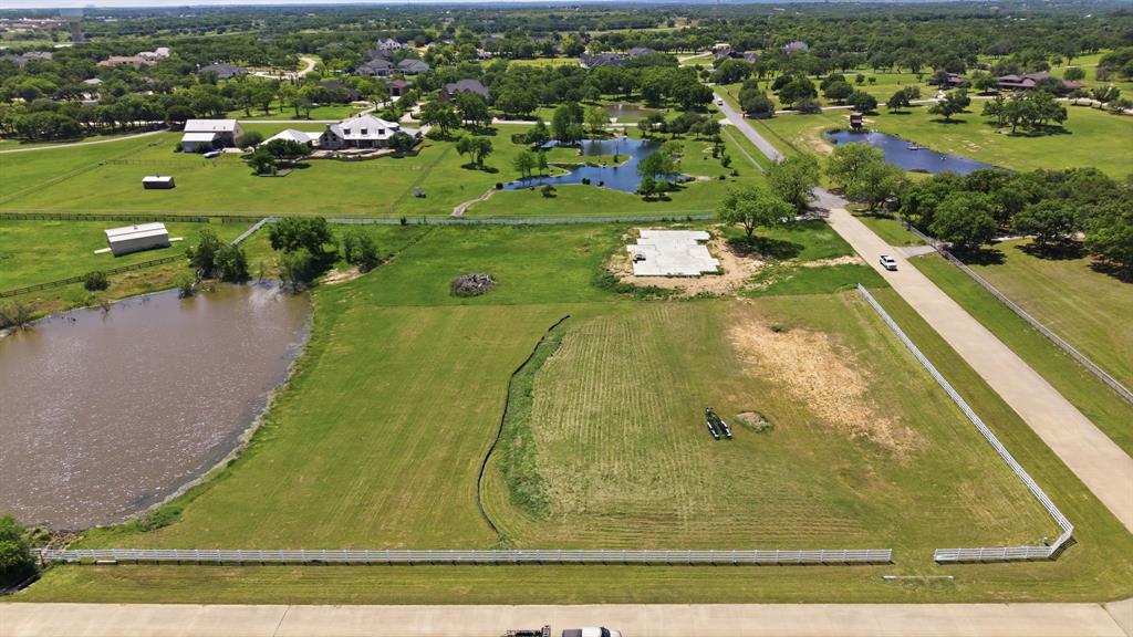 900 Show Master Court Property Photo 13