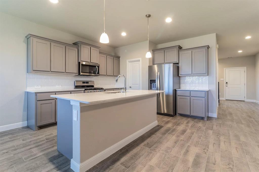 15549 Balham Pass Property Photo 4