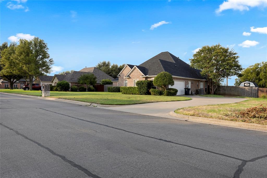 706 Meadowview Property Photo 4