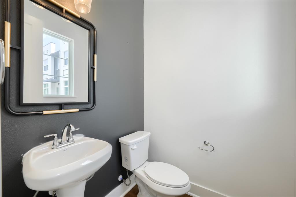 13325 Bee Street 406 Property Photo 16