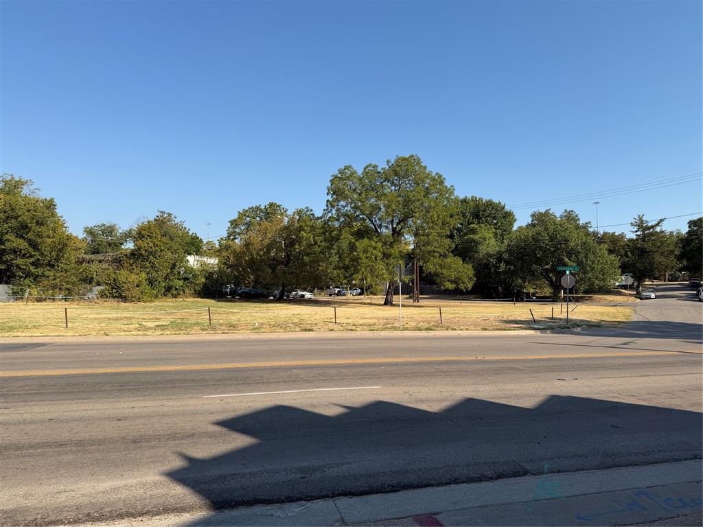 935 E Clarendon Drive Property Photo 2