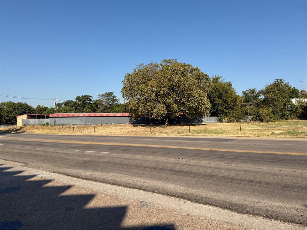 935 E Clarendon Drive Property Photo 3