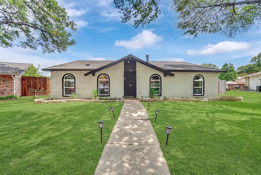 3301 Excalibur Circle Property Photo 1