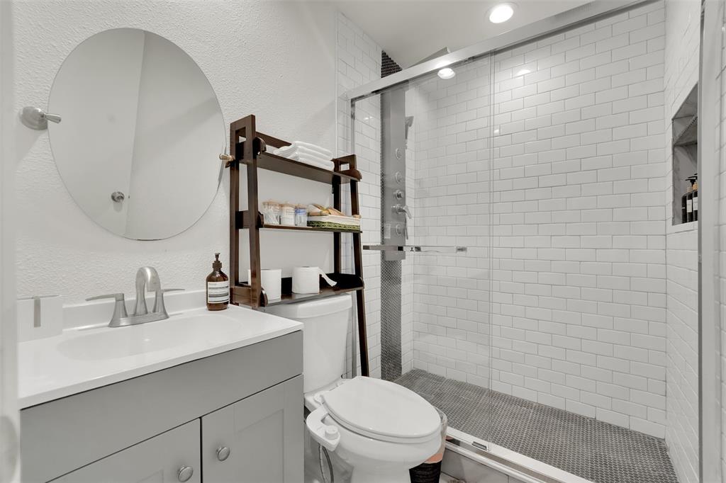 3301 Excalibur Circle Property Photo 7