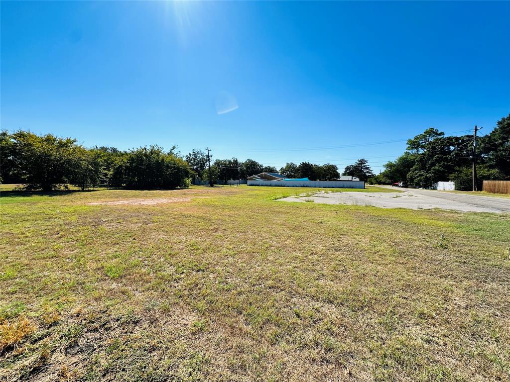 825 N Main Street Property Photo 3