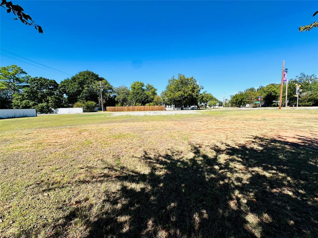 825 N Main Street Property Photo 8