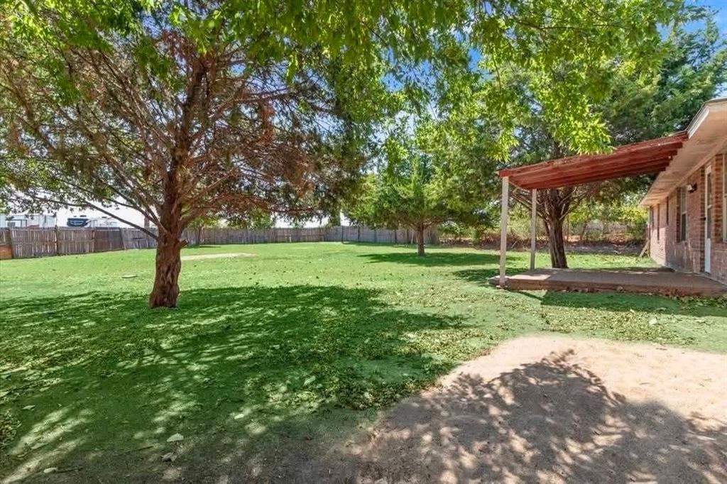 706 Rolling Hills Drive Property Photo 2