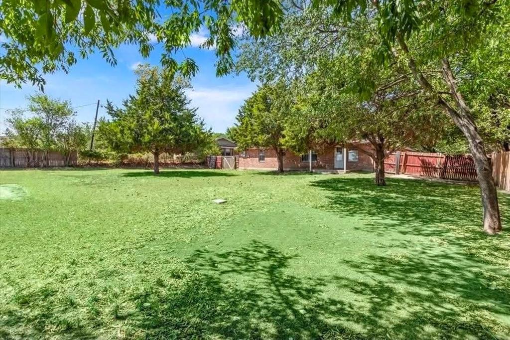 706 Rolling Hills Drive Property Photo 11
