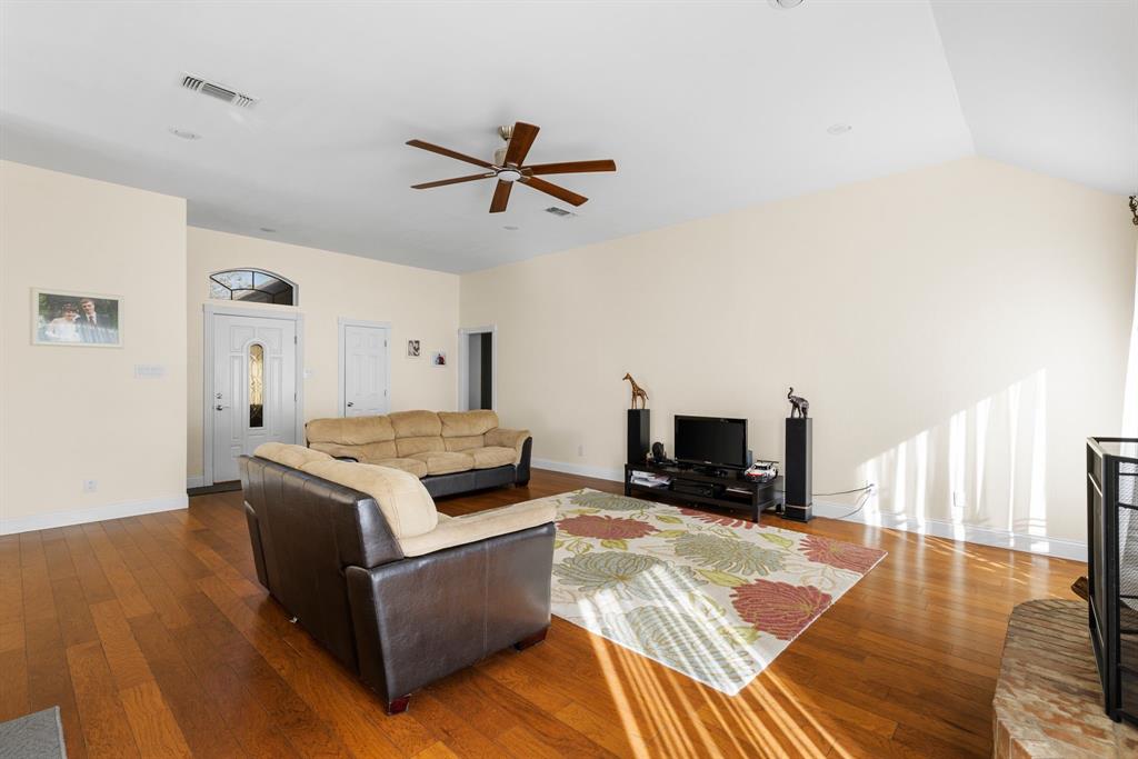 2609 Castle Road Property Photo 5