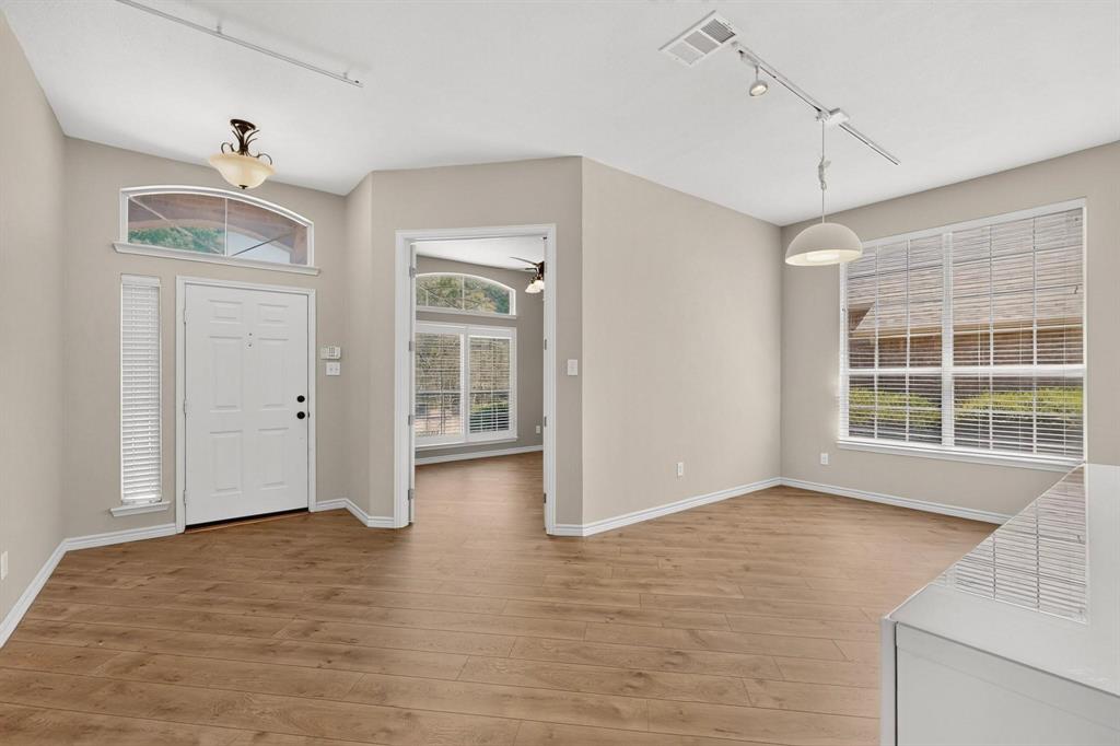 10201 Max Lane Property Photo 6
