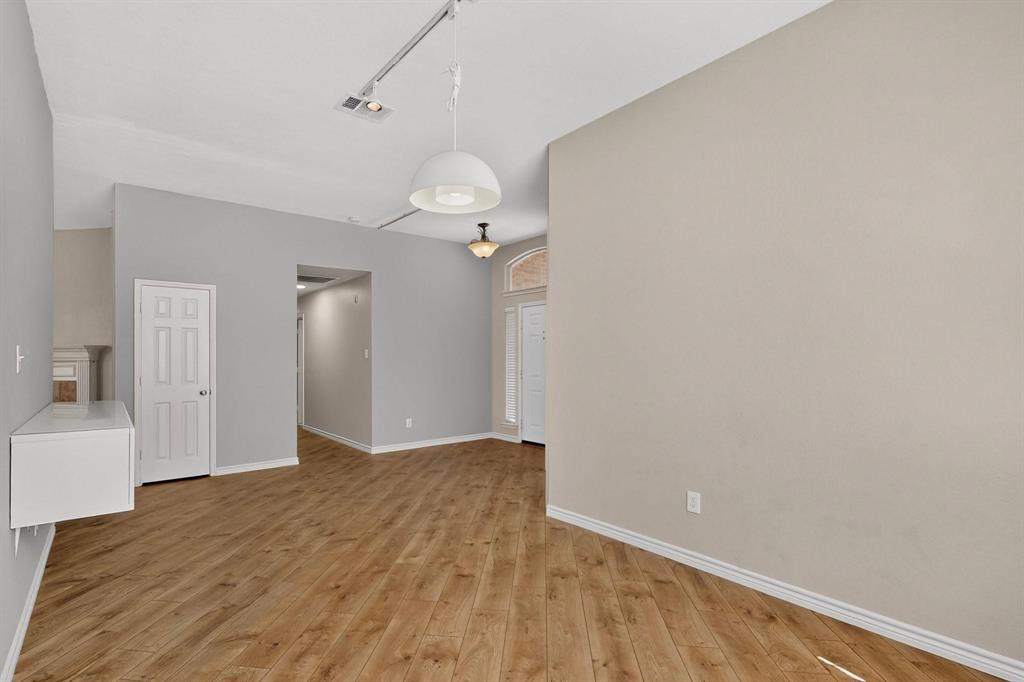 10201 Max Lane Property Photo 9