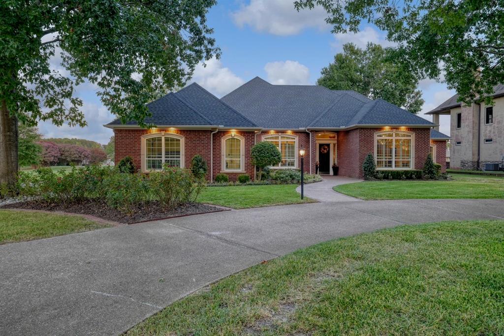 225 Bayhills Drive Property Photo 1