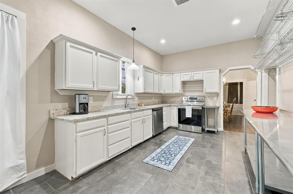806 W Gandy Street Property Photo 13
