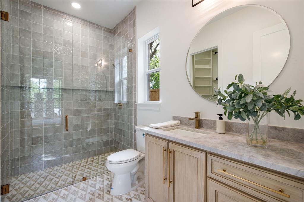 6162 Prospect Avenue Property Photo 12