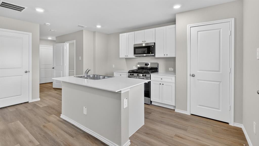 107 Mach Way Property Photo 3