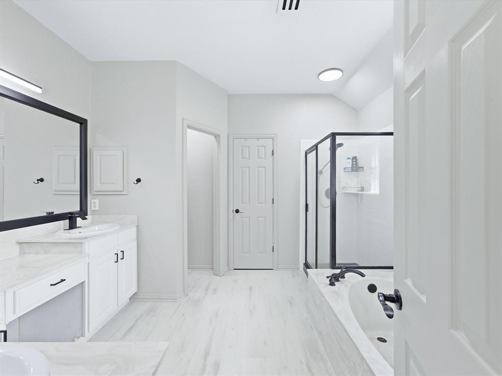 5024 Pointclear Court Property Photo 22