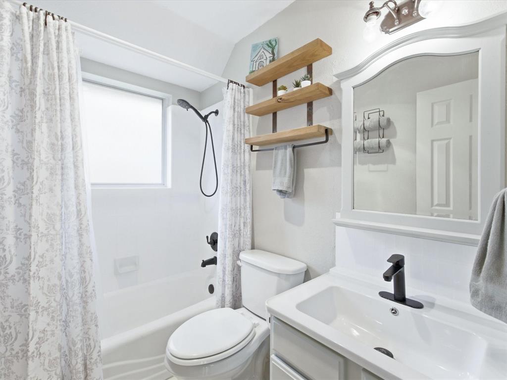 5024 Pointclear Court Property Photo 25