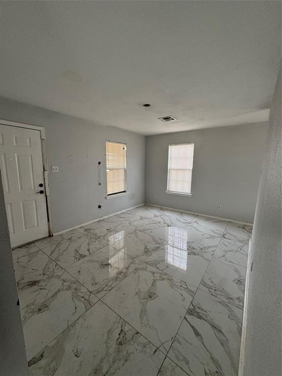 415 E 20th Street Property Photo 7